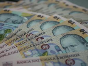 Greu de înțeles: Copil al statului, crescut cu 90 de lei pe lună de o femeie din Mălini