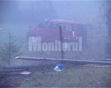 Tragedie: Mamă și fiu, morți după ce s-au prăbușit cu un microbuz într-o râpă de 100 de metri