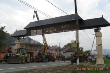 O nouă poartă bucovineană a fost inaugurată la intrarea în orașul Frasin