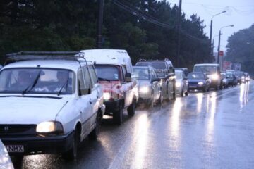 Cozi interminabile: Principala arteră de circulație a Sucevei, paralizată din nou de lucrările ISPA