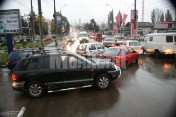 Cozi interminabile: Principala arteră de circulație a Sucevei, paralizată din nou de lucrările ISPA