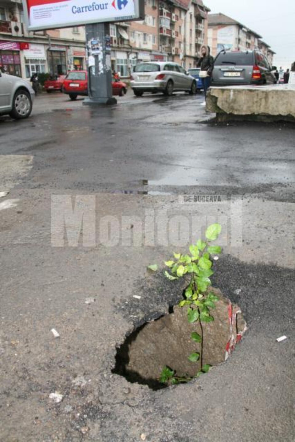 Lucrări de mântuială: O nouă groapă „marca” ISPA, apărută în centrul Sucevei