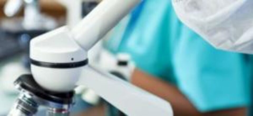 Doi români, printre cei care au descoperit un element biologic comun pentru 11 tipuri de cancer Doi români, printre cei care au descoperit un element biologic comun pentru 11 tipuri de cancer