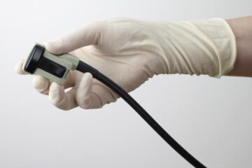 Un dispozitiv cu ultrasunete i-ar putea ajuta pe pacienții suferind de Alzheimer