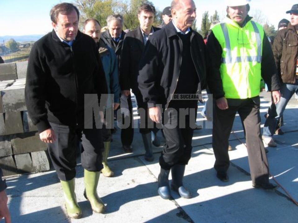 Rapid: Președintele Băsescu a fost într-o vizită de 11 minute la podul de la Dornești