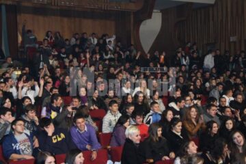 Spectatori la “Lumea Bobocilor” de la Grupul Școlar Nr. 1 Câmpulung Moldovenesc