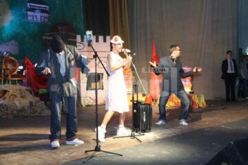 Grupul Școlar Nr. 1 Câmpulung: Spitalu’ 9 și Connect-R, invitați speciali în „Lumea Bobocilor”