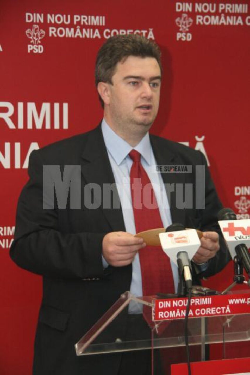 Cătălin Nechifor: „Sperăm ca la votul moțiunii parlamentarii PD-L să nu stea după fusta lui Traian Băsescu”