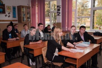 Organizatorii pregatesc INFO TV. Foto: Honey CRAMARIUC