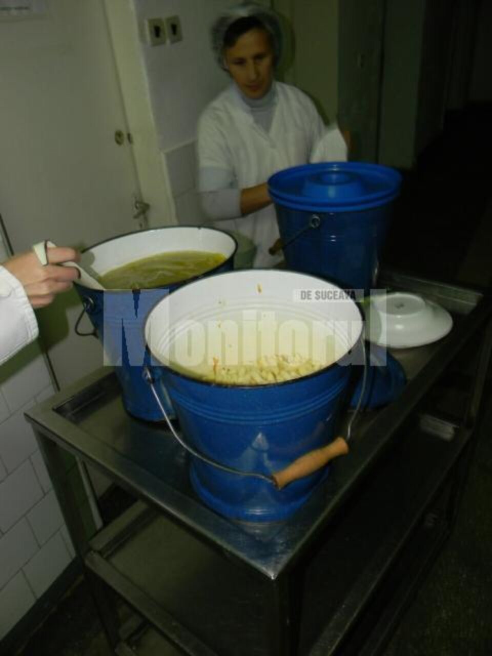 Ieri, bolnavii aveau de ales între ciorbă de cartofi și ciorbă de macaroane, la felul întâi, și tocăniță de cartofi sau macaroane, felul doi