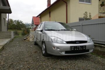 Mașina marca Ford Focus, cu care Gheorghe Ciornei nu mai poate circula