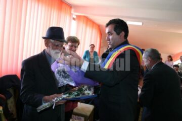 Costache Iacob a participat la ședința Consiliului Local Salcea, unde i s-a înmânat titlul de cetățean de onoare al orașului