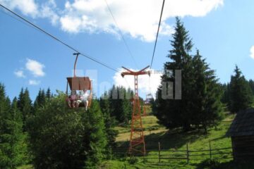 43 de adulți și copii au rămas ieri blocați la înălțime și au ajuns în siguranță la sol abia după aproape trei ore