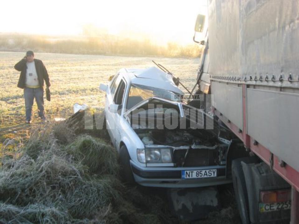 Șoferul autoturismului a avut mare noroc că a scăpat cu viață