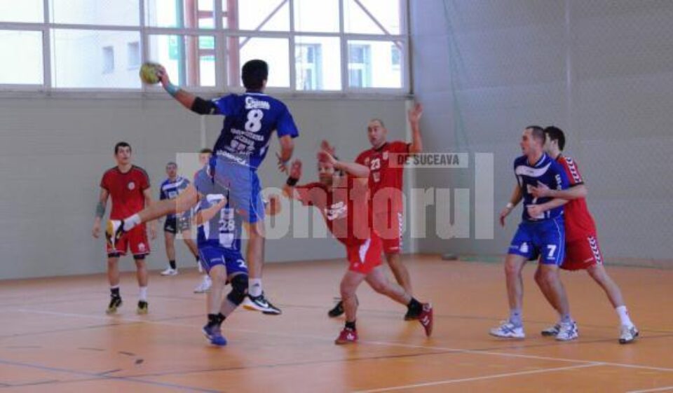 Handbaliștii echipei Universitatea Suceava au disputat două meciuri de pregătire pe teren propriu, în compania colegei din Liga Națională, Dinamo Brașov