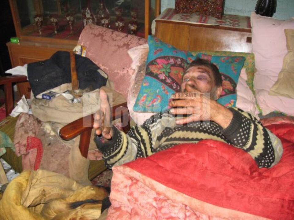 Bătrânul în vârstă de 76 de ani a fost ieri la un pas de a arde de viu în propria locuință Bătrânul în vârstă de 76 de ani a fost ieri la un pas de a arde de viu în propria locuință
