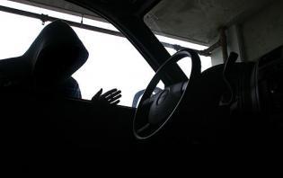 Furturi în familie: Mașinile a doi frați, „topite” de o grupare de hoți, la un an distanță
