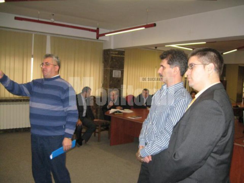 Reprezentanții firmelor de repartitoare Elsaco si Techem, convocați ieri de primarul Ion Lungu la ședința lunară cu asociatiile de proprietari