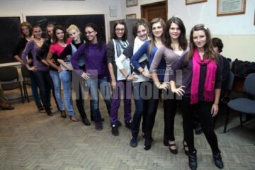 Ele vor titlul de Miss Boboc