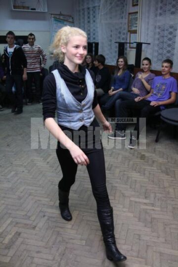 Candidata la titlul de Miss Boboc 2010