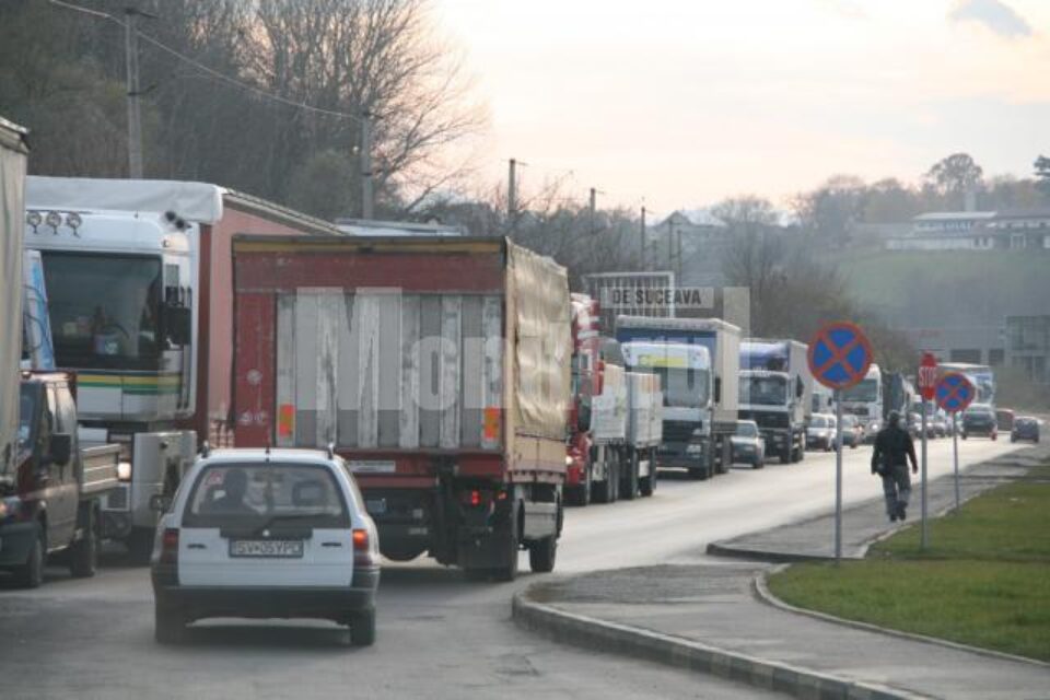 La fel de aglomerat a fost traficul si dinspre Scheia