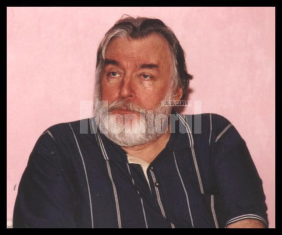 Adrian Păunescu - lider al Cenaclului Flacăra și politician prezent în dezbaterea publică