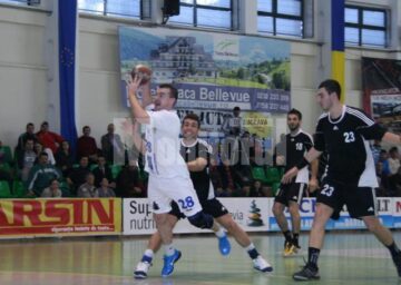 Handbal: Universitatea rămâne pe locul patru după victoria cu CSM București