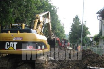 Locuitorii străzii Alexandru cel Bun vor trebui să mai îndure cel puțin încă o lună deranjul provocat de lucrările ISPA