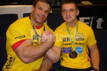 Chipreanov (dreapta) a obținut un rezultat remarcabil la Campionatele Mondiale