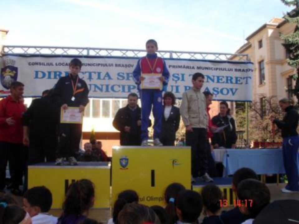 Tinerii atleți dorneni au prins podiumul la Brașov