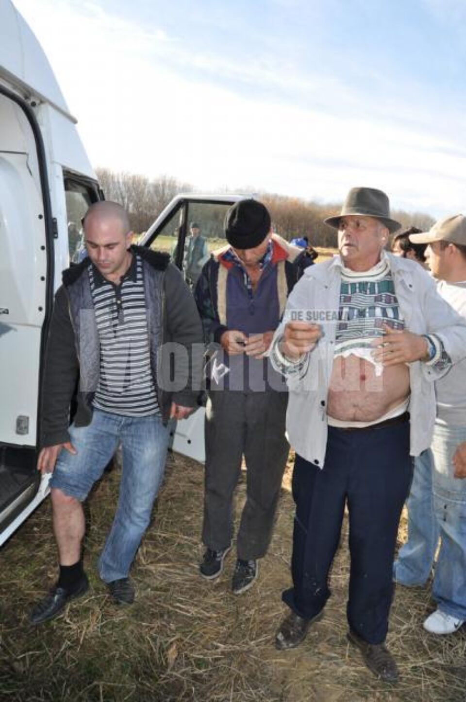 În bătaie au fost implicate în jur de o sută de persoane, încăierarea soldându-se cu 11 răniți. Foto: Monitorul de Botoșani