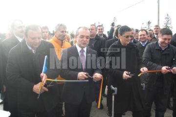 Gheorghe Flutur, Emil Boc și Anca Boagiu au tăiat panglica inaugurală a DN 17