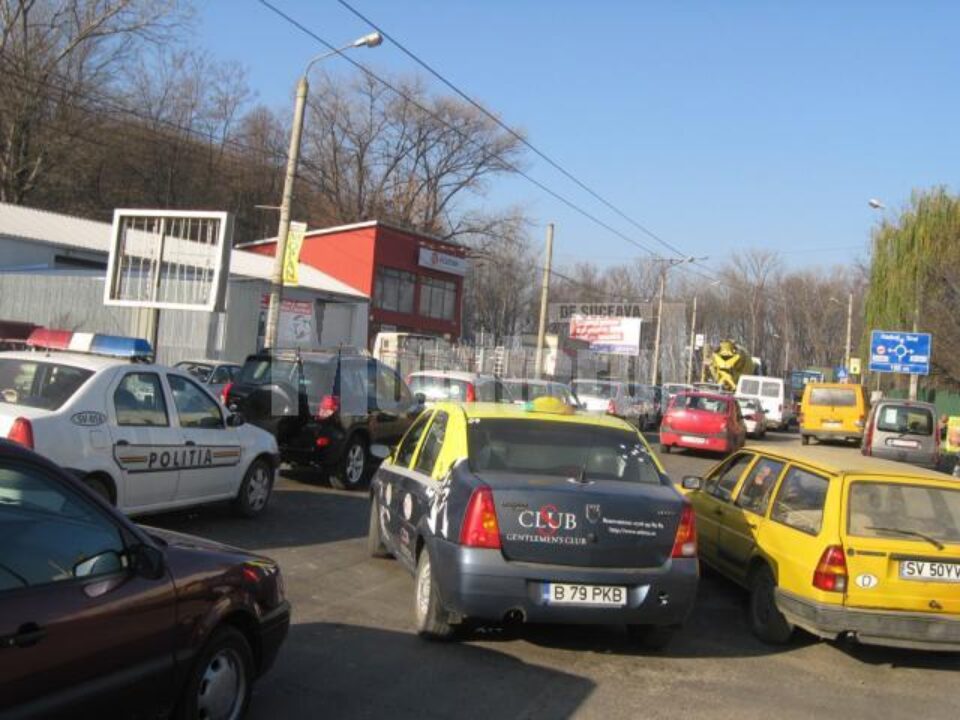 Așa se circula ieri la prânz pe strada Traian Vuia