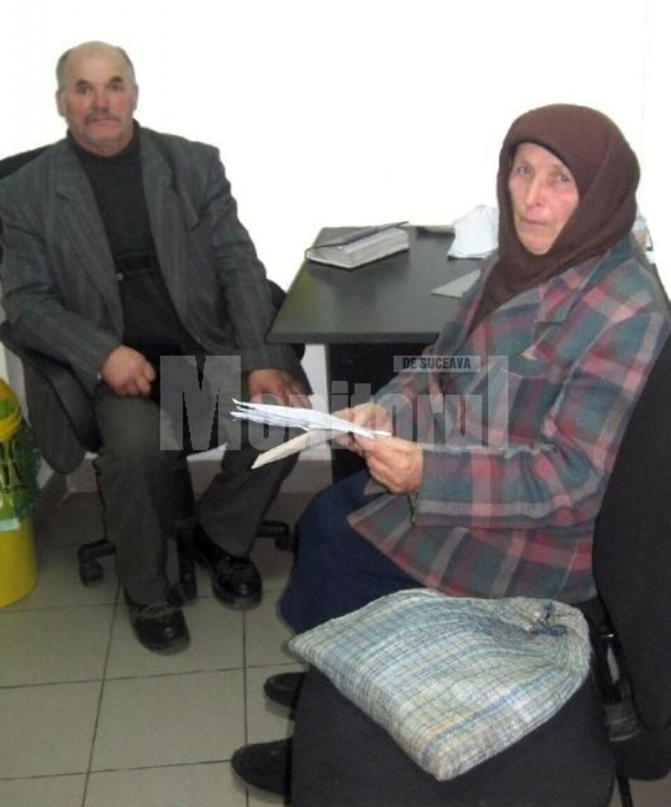 Cei doi bătrâni care s-au judecat cu preotul paroh Mihai Ursuleasa