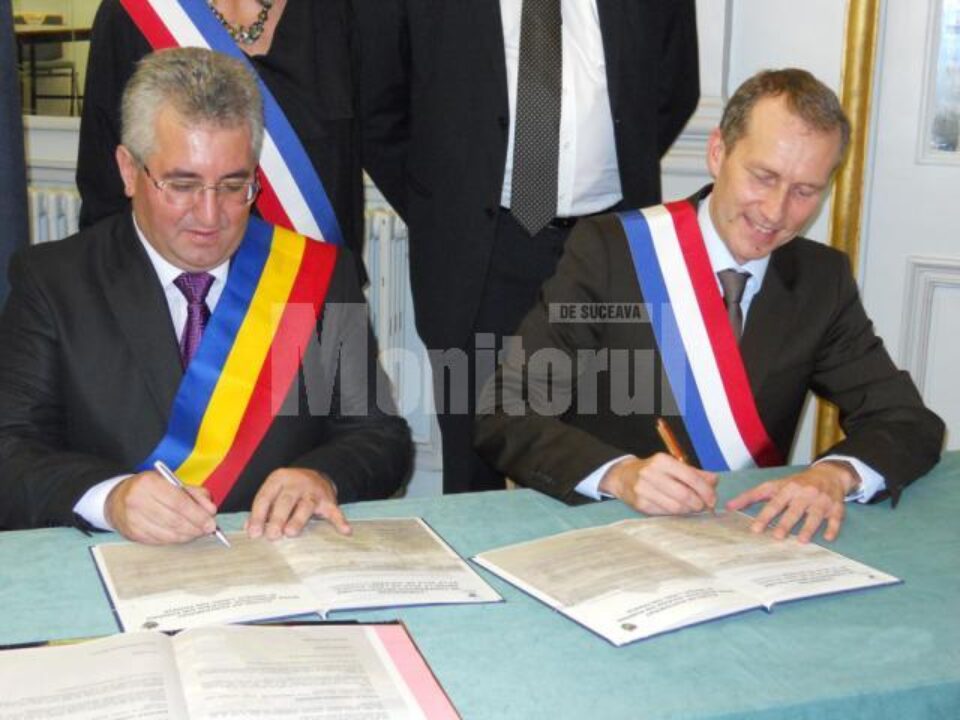 Colaborare: Primarul Lungu a semnat acordul de înfrățire cu orașul francez Laval Colaborare: Primarul Lungu a semnat acordul de înfrățire cu orașul francez Laval