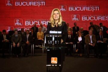 Elena Udrea: „PD-L București are echipă, PD-L București are proiecte!”. Foto: MEDIAFAX