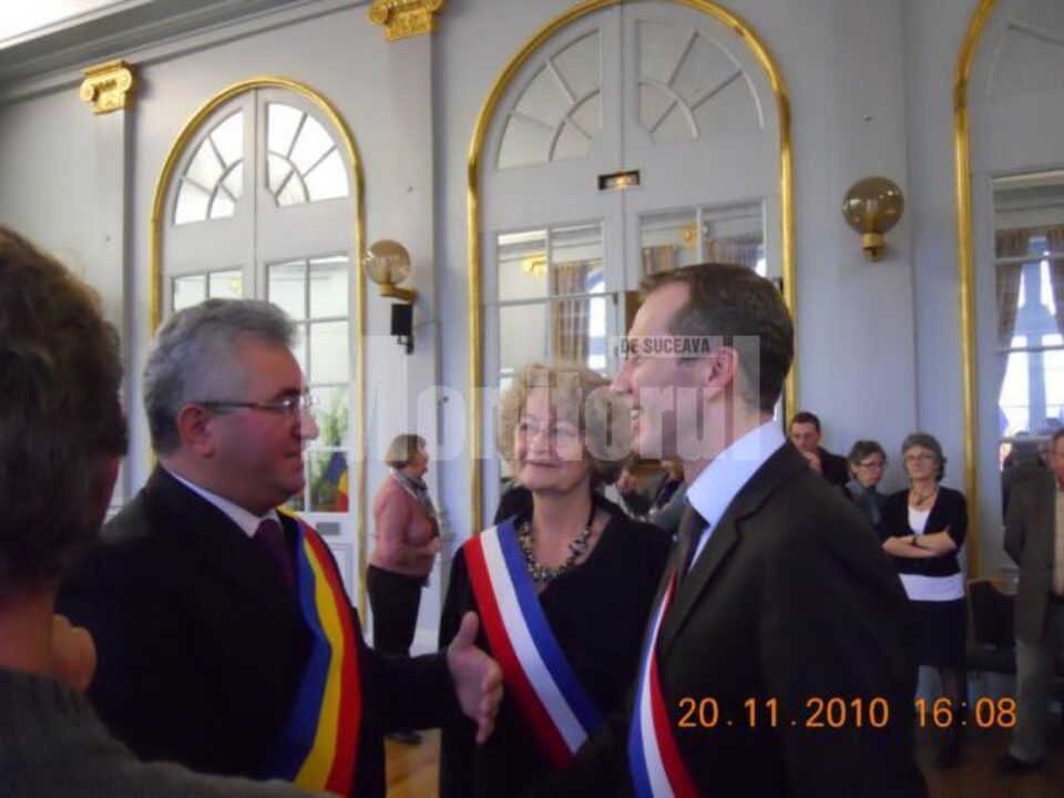 Colaborare: Primarul Lungu a semnat acordul de înfrățire cu orașul francez Laval
