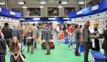 Fiecare magazin și-a făcut propriul plan de bătaie, cu care să atragă clienții Fiecare magazin și-a făcut propriul plan de bătaie, cu care să atragă clienții