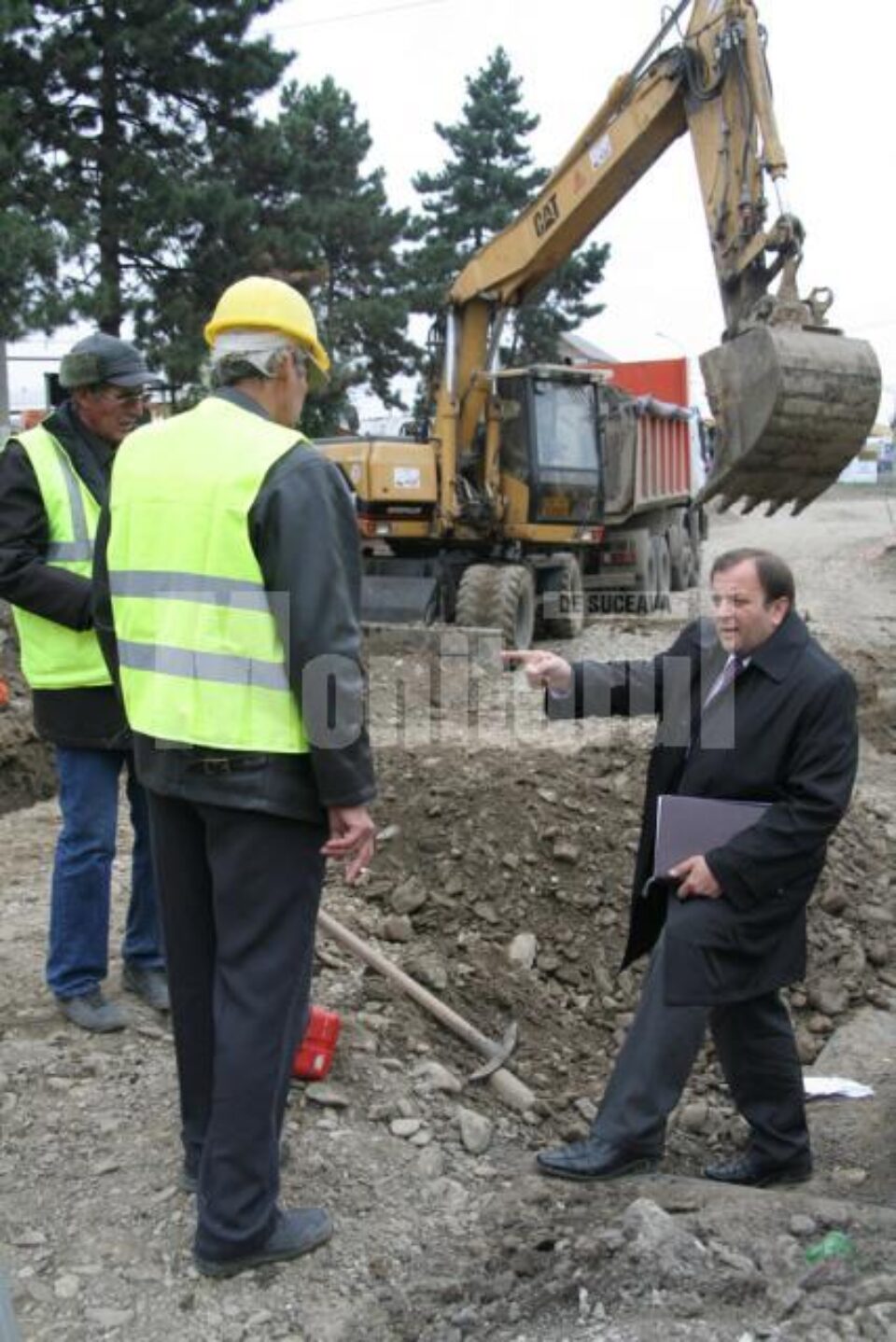 Flutur spune ca oamenii trebuie informati despre cum merg lucrarile in judet
