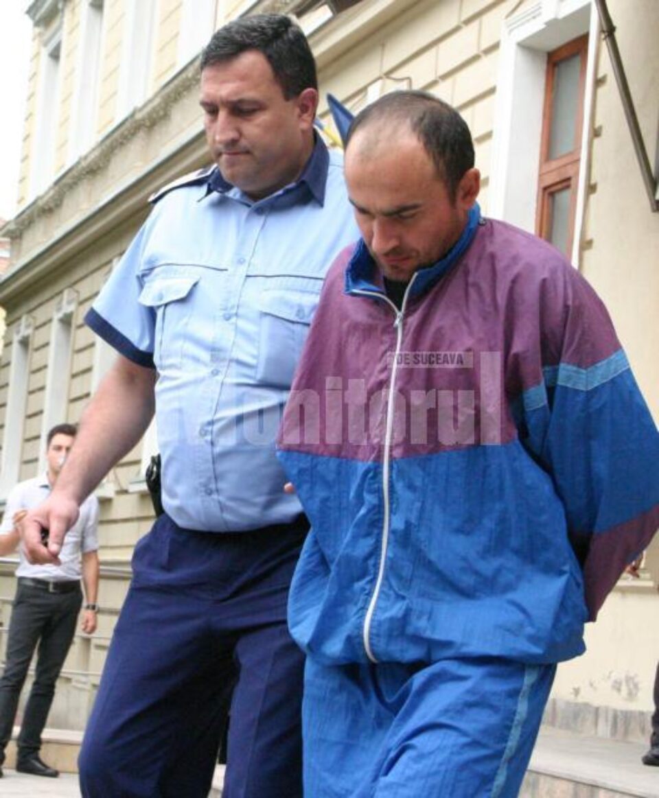 Dupa cateva zile de la prinderea sa, pe treptele Palatului de Justitie