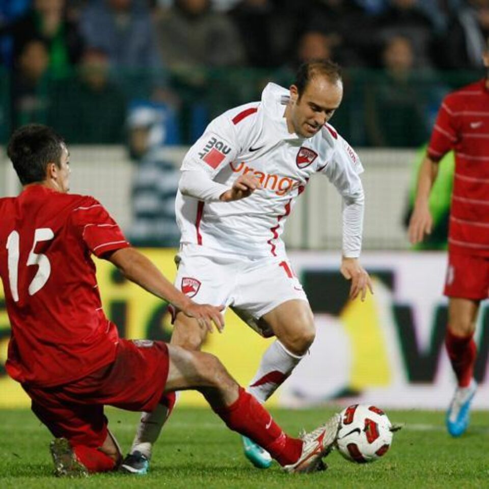 Deși s-au temut de meciul de la Brănești, dinamoviștii au câștigat lejer Deși s-au temut de meciul de la Brănești, dinamoviștii au câștigat lejer