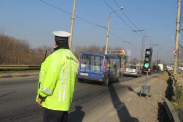Circulația rutieră va fi redusă doar la un singur sens de mers, trecerea autoturismelor urmând să fie reglată de un semafor montat pe pod