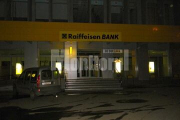 Agenția Raiffeisen Bank Suceava, la care a fost încheiat contractul care face acum obiectul unui dosar penal