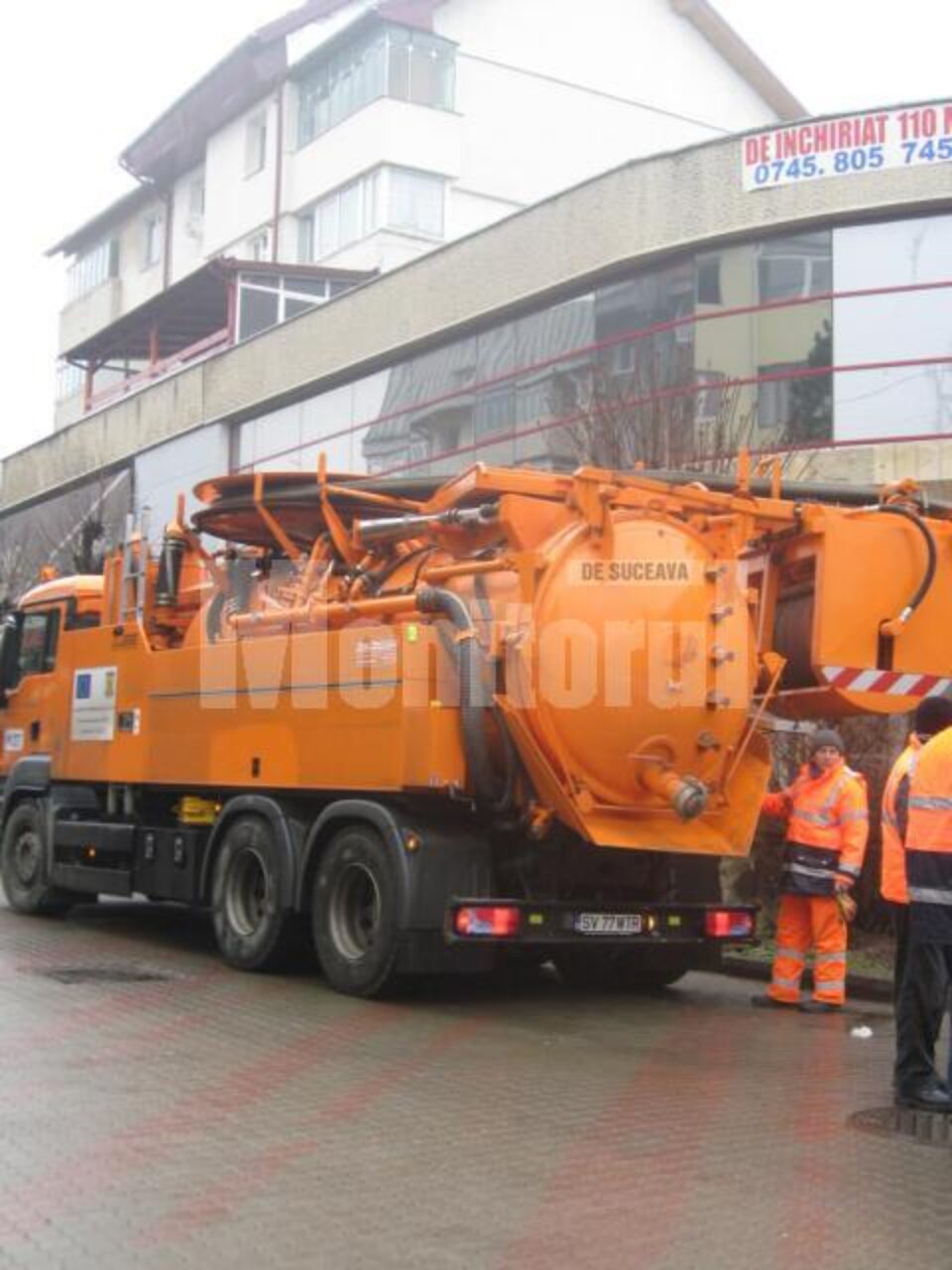 Utilaj de un sfert de milion de euro, folosit la desfundarea conductelor colmatate