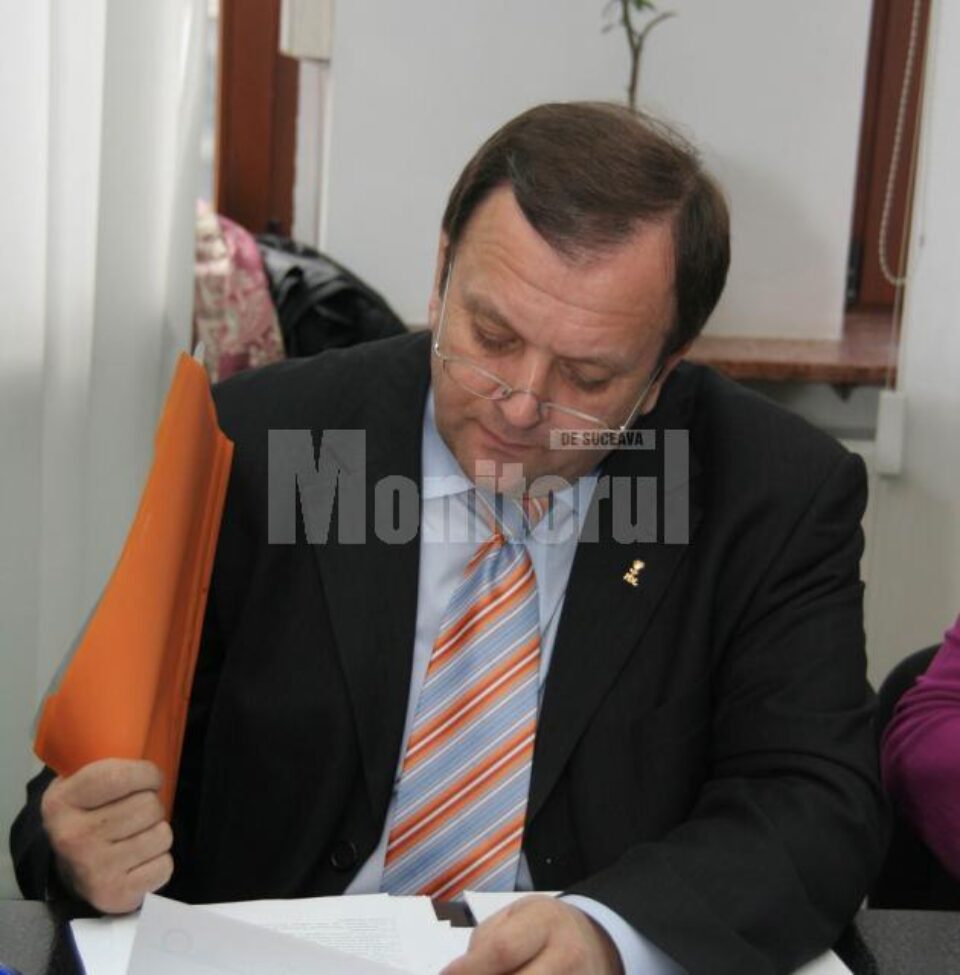 Gheorghe Flutur: „Îmi doresc ca până la 1 ianuarie 2011 să avem semnat parteneriatul dintre Consiliul Județean și UMF” Gheorghe Flutur: „Îmi doresc ca până la 1 ianuarie 2011 să avem semnat parteneriatul dintre Consiliul Județean și UMF”