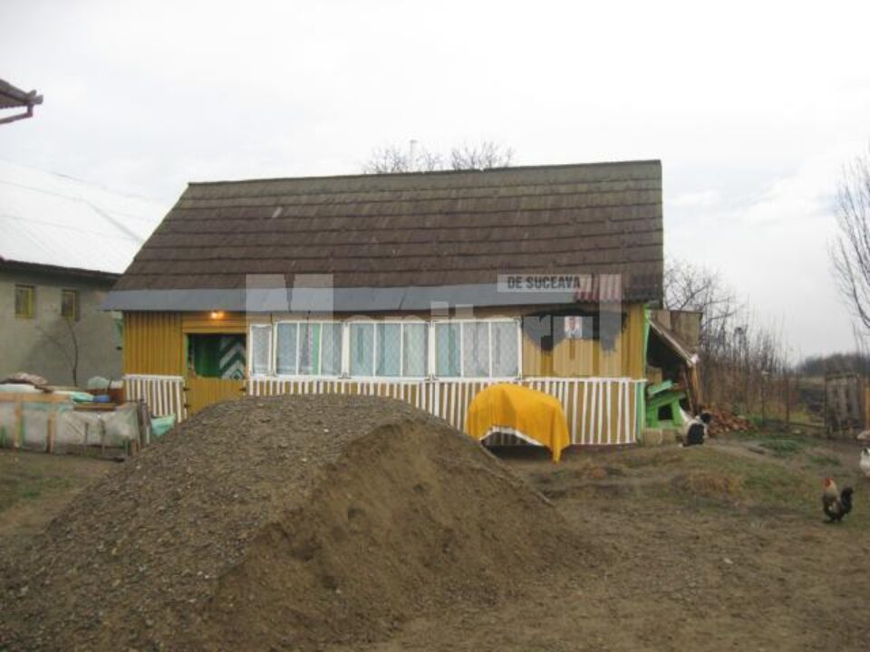 Casa din Burla a lui Ion Viorel Bandol și a mamei acestuia