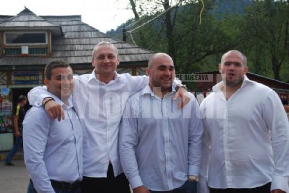 „Ciompi”, al doilea din stânga, împreună cu prietenii