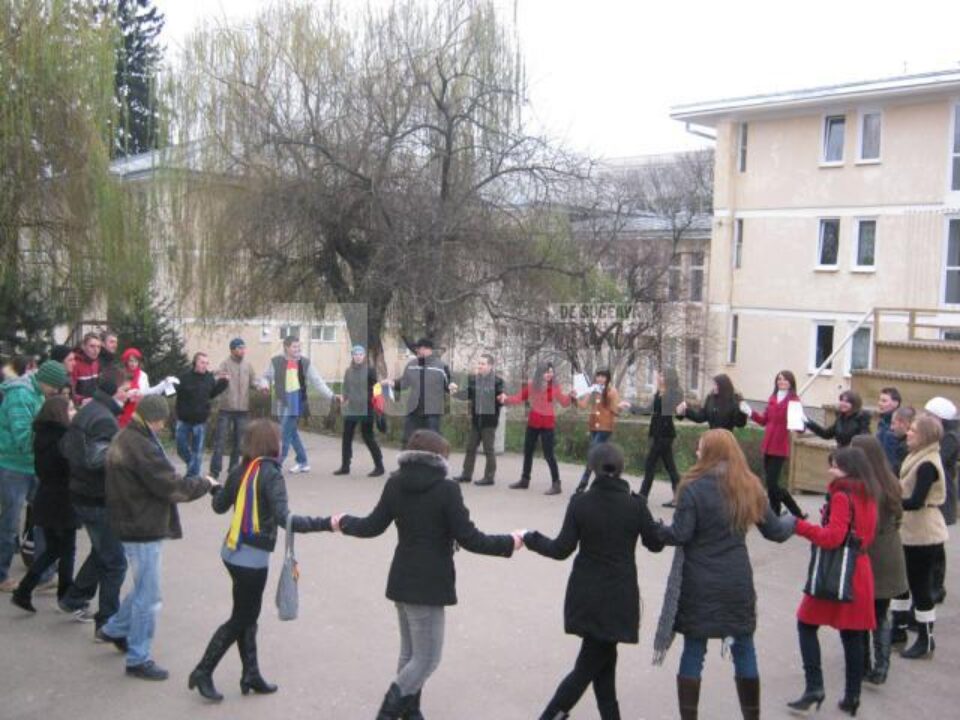 Studenții au dansat Hora Unirii