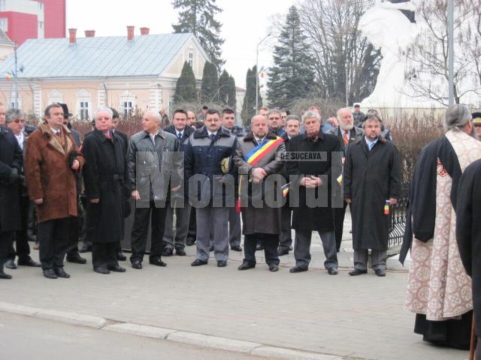 Liderii administrației locale, reprezentanți ai organizațiilor politice, consilieri locali la festivitățile organizate cu prilejul zilei de 1 Decembrie la Rădăuți Liderii administrației locale, reprezentanți ai organizațiilor politice, consilieri locali la festivitățile organizate cu prilejul zilei de 1 Decembrie la Rădăuți