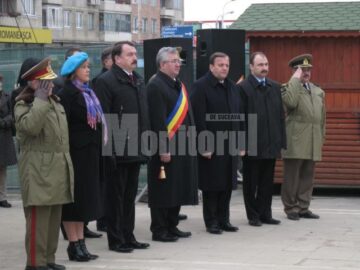 Ceremonie: Omagiu eroilor și aprecieri pentru intelighenția românească, de Ziua Națională